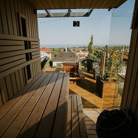 Skyline Resort Balatonalmadi Bagian luar foto