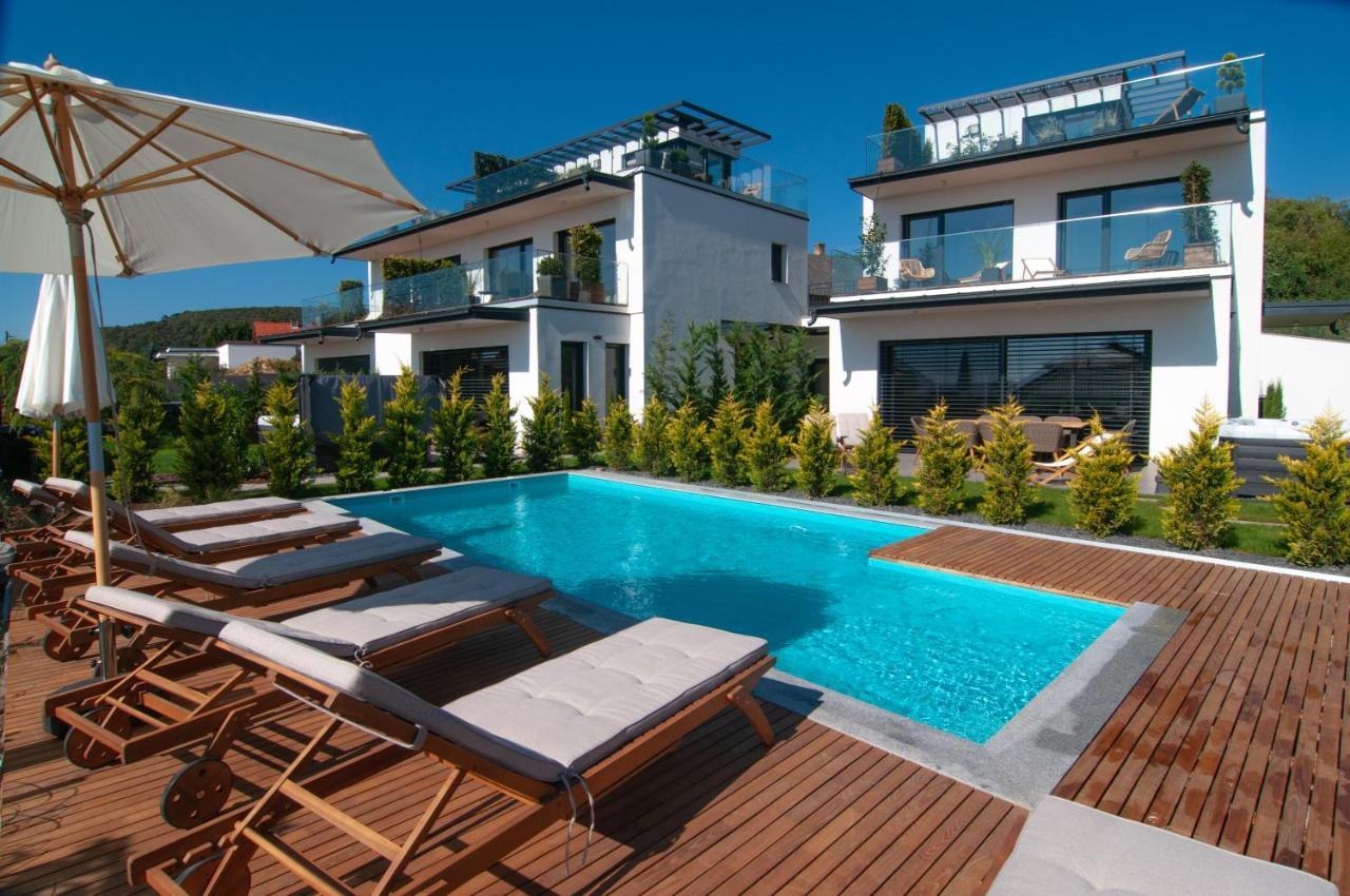 Skyline Resort Balatonalmadi Bagian luar foto