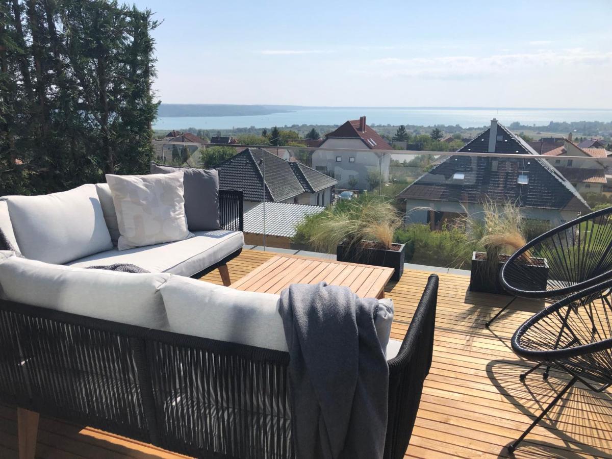Skyline Resort Balatonalmadi Bagian luar foto