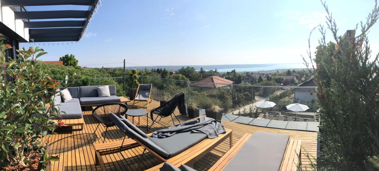 Skyline Resort Balatonalmadi Bagian luar foto
