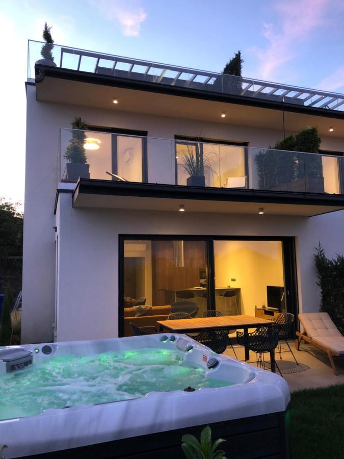 Skyline Resort Balatonalmadi Bagian luar foto
