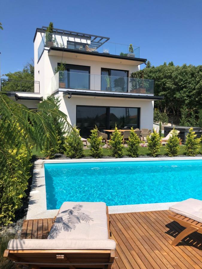 Skyline Resort Balatonalmadi Bagian luar foto
