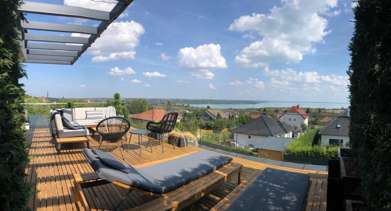 Skyline Resort Balatonalmadi Bagian luar foto