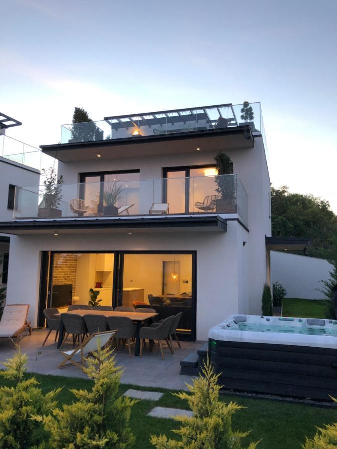 Skyline Resort Balatonalmadi Bagian luar foto