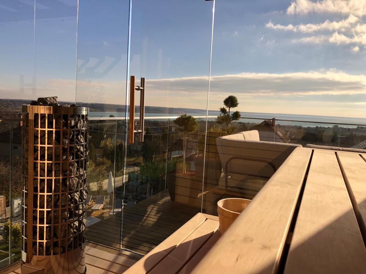 Skyline Resort Balatonalmadi Bagian luar foto