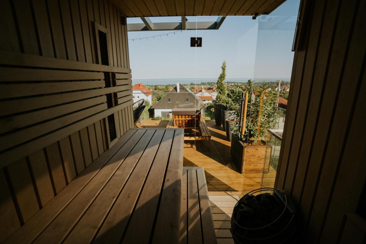 Skyline Resort Balatonalmadi Bagian luar foto