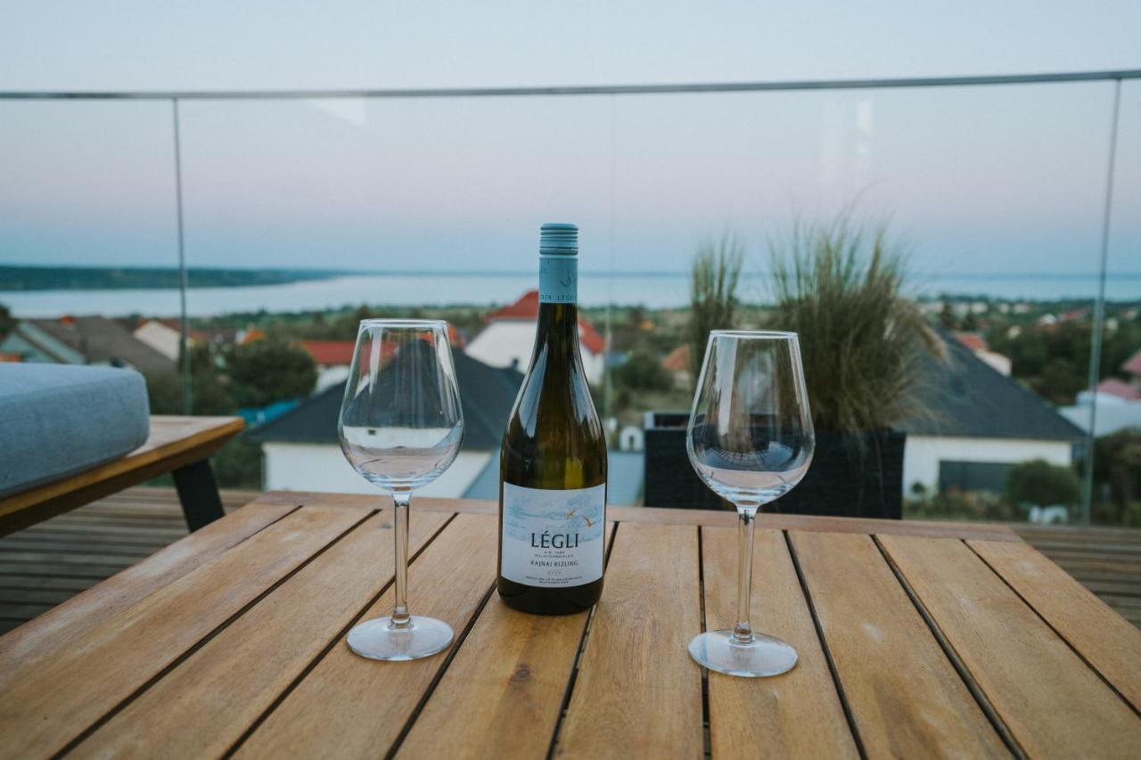Skyline Resort Balatonalmadi Bagian luar foto